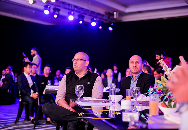 هواوي الأردن تحتفل بوصول السلسلة الثورية Mate 20