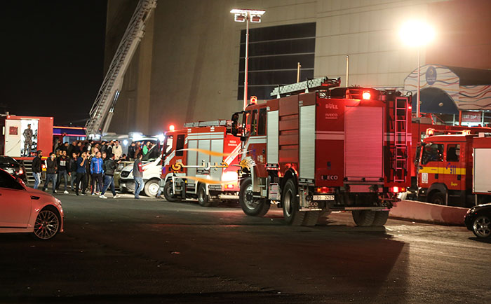 6 إصابات بحريق في عريفة مول - صور