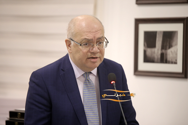 إضاءة شجرة الميلاد في جمعية الهلسة