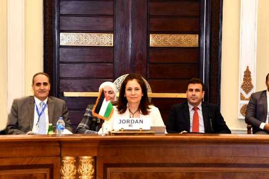 وزيرة الطاقة الأردنية تطبع علناً مع إسرائيل