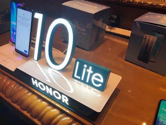 (HONOR 10 Lite) بأسعار تفضيلية في الأردن