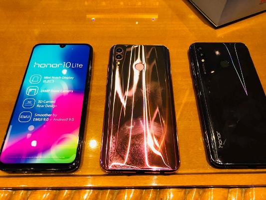 (HONOR 10 Lite) بأسعار تفضيلية في الأردن
