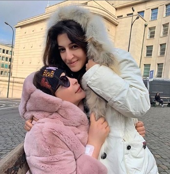 علامات المرض تظهر على إليسا