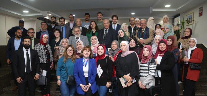 جامعة البترا تحتفي بيوم العربية لنشر الوعي 