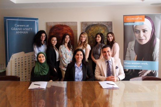 جراند حياة عمان يوقع اتفاقية مع EconoWin لدعم التنوع بين الجنسين