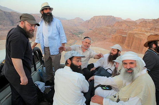 زيارة اليهود لمقام هارون لم تكن الاولى - صور