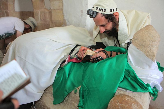 زيارة اليهود لمقام هارون لم تكن الاولى - صور