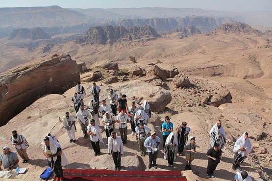 زيارة اليهود لمقام هارون لم تكن الاولى - صور