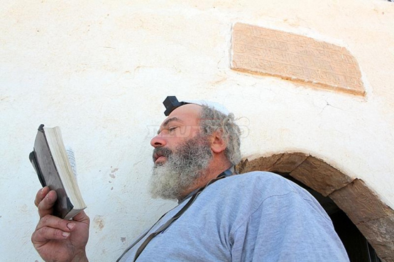 زيارة اليهود لمقام هارون لم تكن الاولى - صور