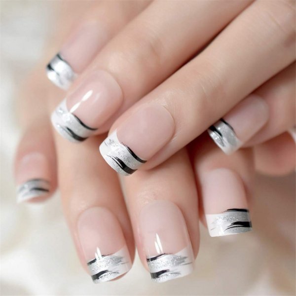 أحدث رسومات الأظافر  - صور