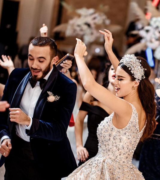 حفل زفاف اسطوري لاول عارضة ازياء يمنية 