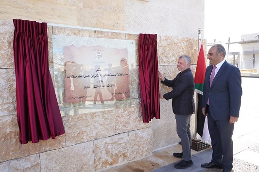 الملك يفتتح حدائق الملك عبدالله الثاني