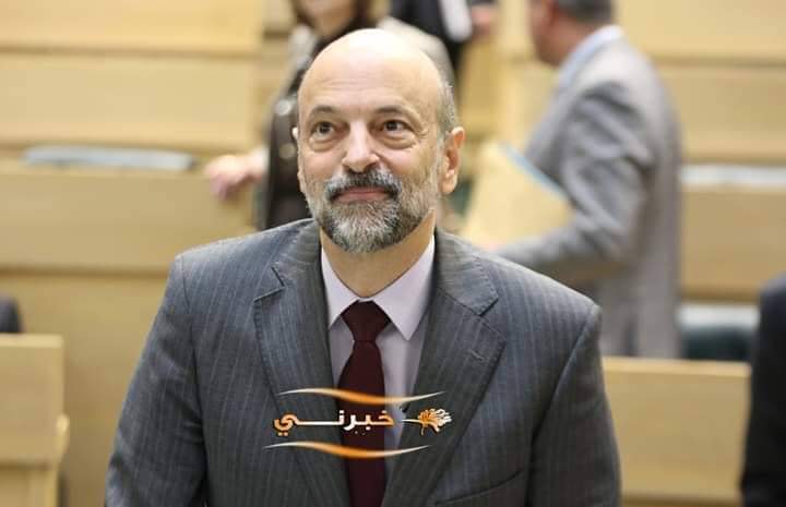 الرزاز: لا شيء يوضع بالأدراج - صور