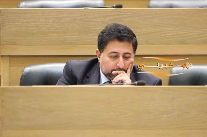 الرزاز: لا شيء يوضع بالأدراج - صور