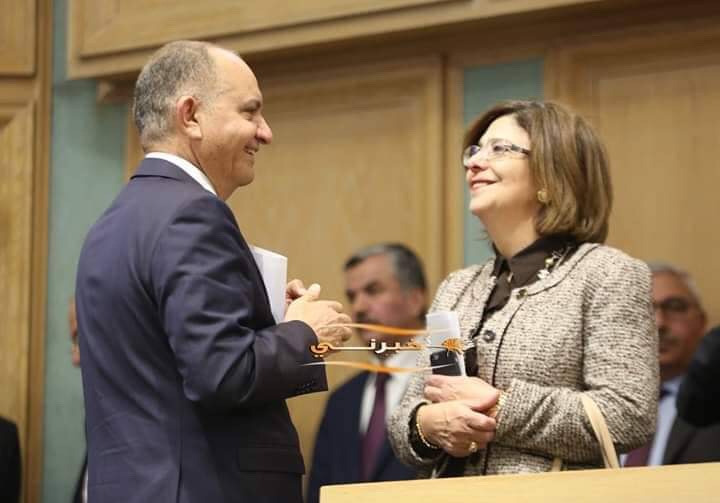 الرزاز: لا شيء يوضع بالأدراج - صور