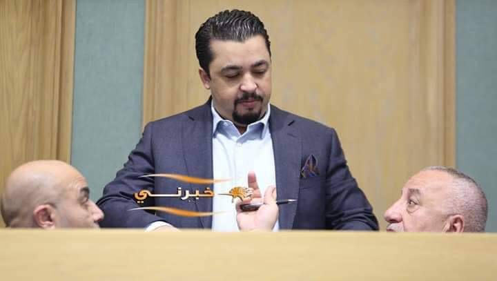 الرزاز: لا شيء يوضع بالأدراج - صور