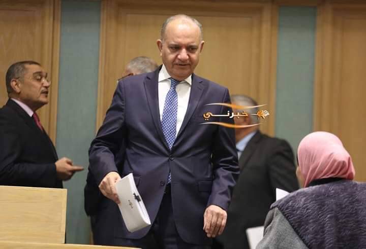 الرزاز: لا شيء يوضع بالأدراج - صور