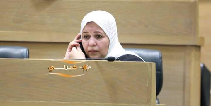 الرزاز: لا شيء يوضع بالأدراج - صور