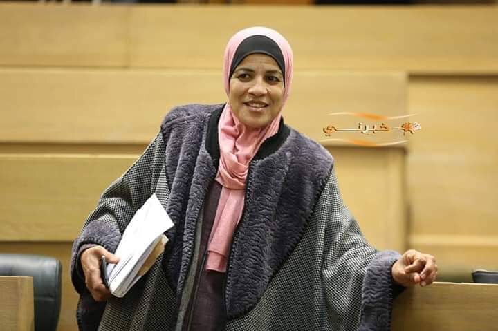 الرزاز: لا شيء يوضع بالأدراج - صور