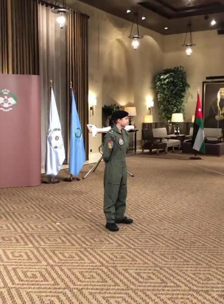 الملك والملكة وولي العهد في تخريج الاميرة سلمى 