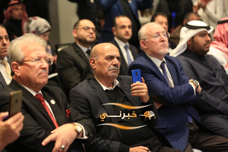 الصباح يدشن مصفاة بترول بالأردن