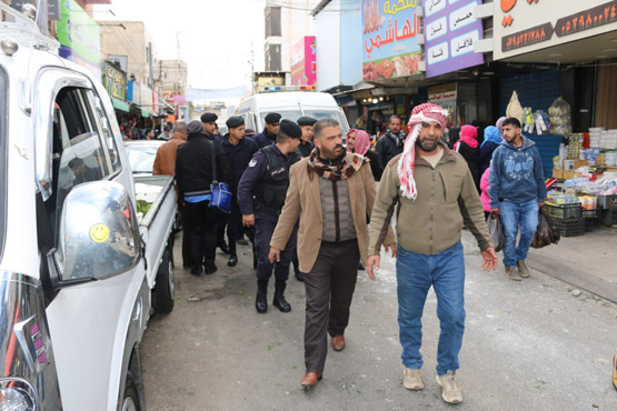 حملة على البسطات في الزرقاء -صور