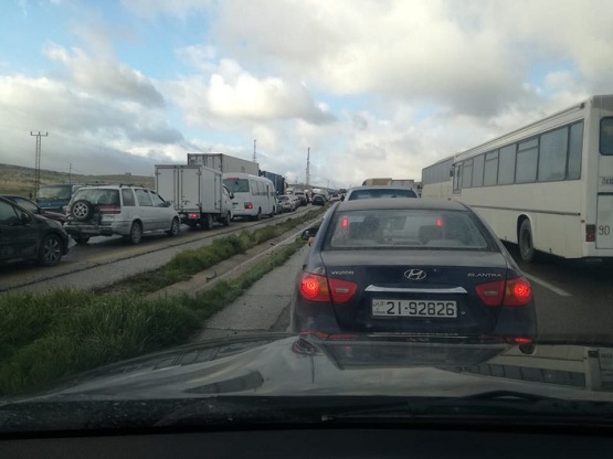 حادث يغلق طريق المفرق / الزرقاء -  صور