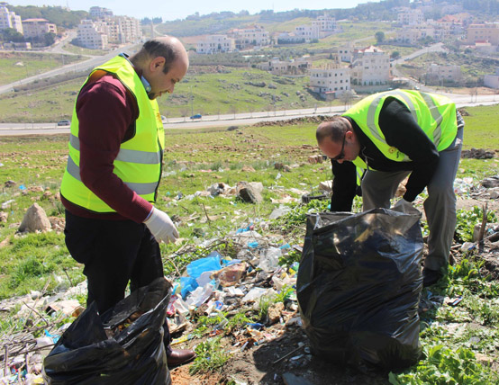 المناصير للزيوت والمحروقات تطلق مبادرة لتنظيف محيط مطل كوريدور عبدون