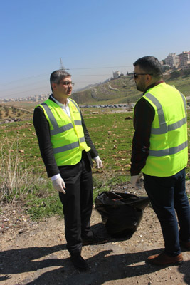 المناصير للزيوت والمحروقات تطلق مبادرة لتنظيف محيط مطل كوريدور عبدون