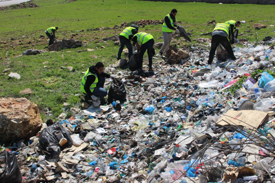 المناصير للزيوت والمحروقات تطلق مبادرة لتنظيف محيط مطل كوريدور عبدون