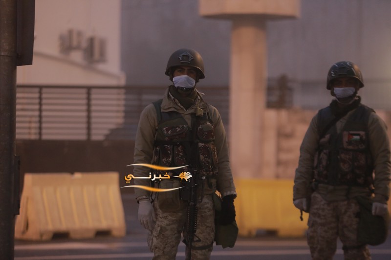 الجيش يغلق عمان والمحافظات - صور