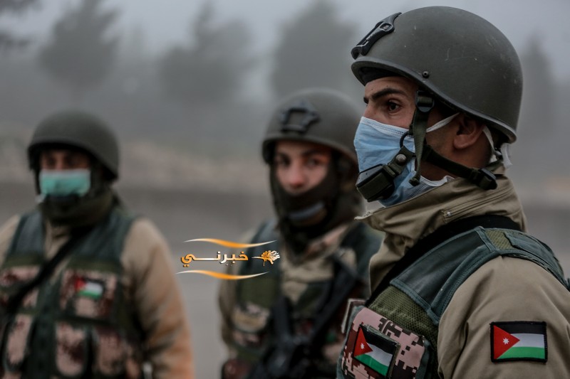 الجيش يغلق عمان والمحافظات - صور