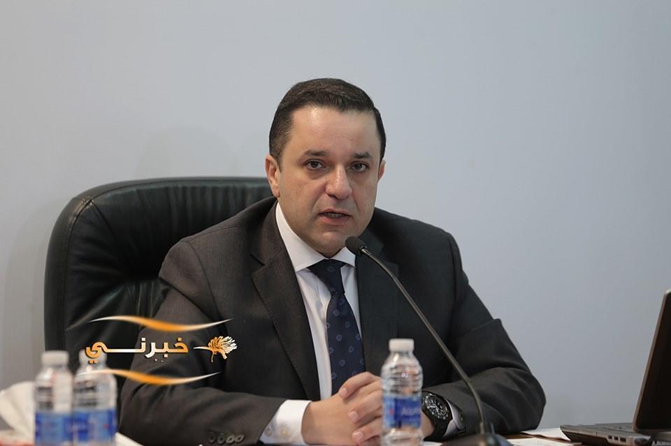 وزارة المالية تسمح لموظفاتها الأمهات بالتعطيل