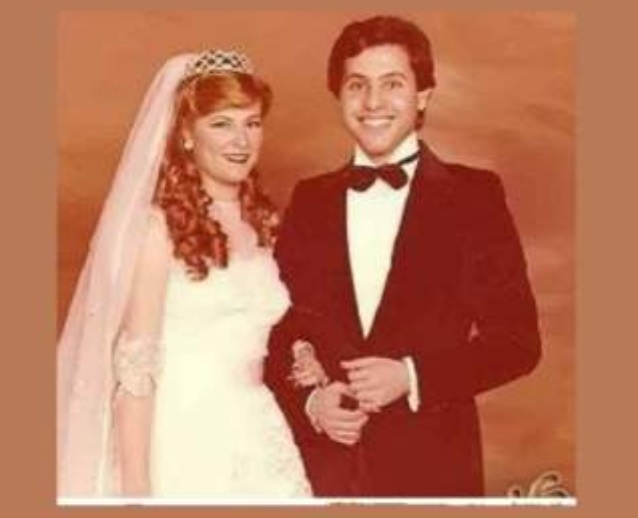 شاهد صورة نادرة من زفاف هاني شاكر قبل 38 عاماً 