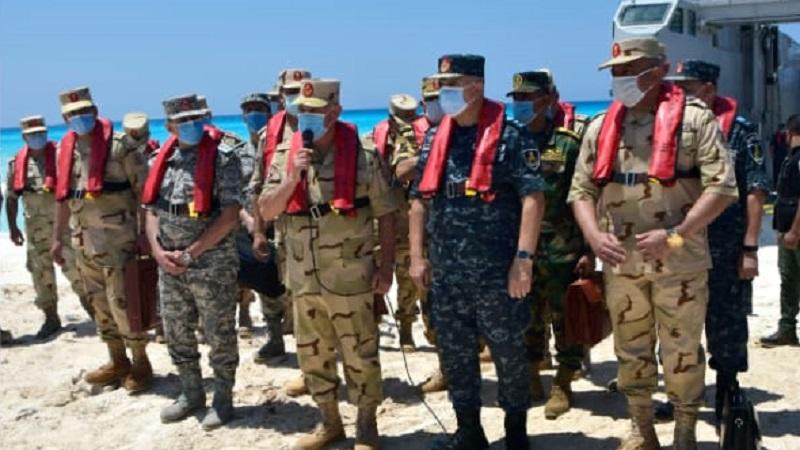 الجيش المصري يناور قرب حدود ليبيا