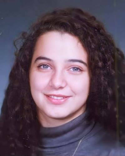 كيف كانت سلاف فواخرجي بعمر الـ18؟