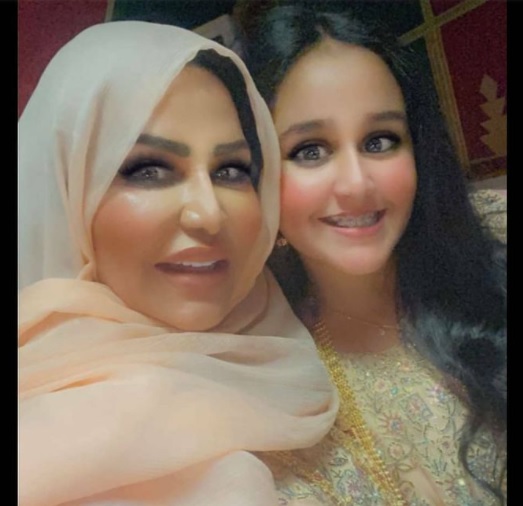 ظهور ابنة الفنانة أحلام.. هل تشبهها؟ - صورة 