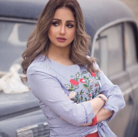 تعرفوا علي شبيهة ليلي علوي الممثلة الصاعدة - صورة 