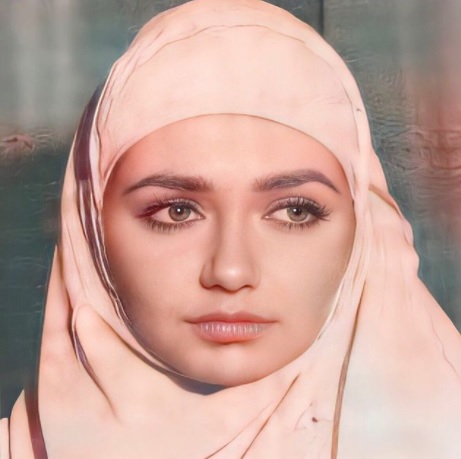 صورة نادرة لليلى علوي بالحجاب 