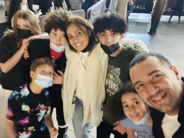 حلا شيحة مع زوجها وأبنائها في أول ظهور - صورة 