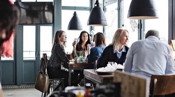 ما هو إتيكيت الجلوس في المطاعم