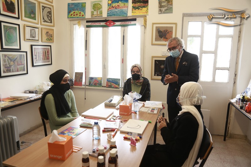 أورنج الأردن تدعم معرضاً لأعمال الطلبة المكفوفين وذوي الإعاقة البصرية