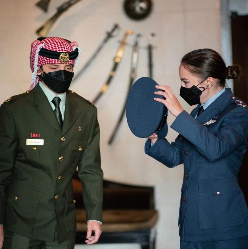 الملكة تنشر صورة لأبنائها هاشم وسلمى