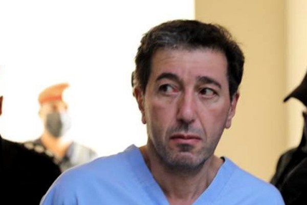 طبيب أردني يحلل صور باسم عوض الله