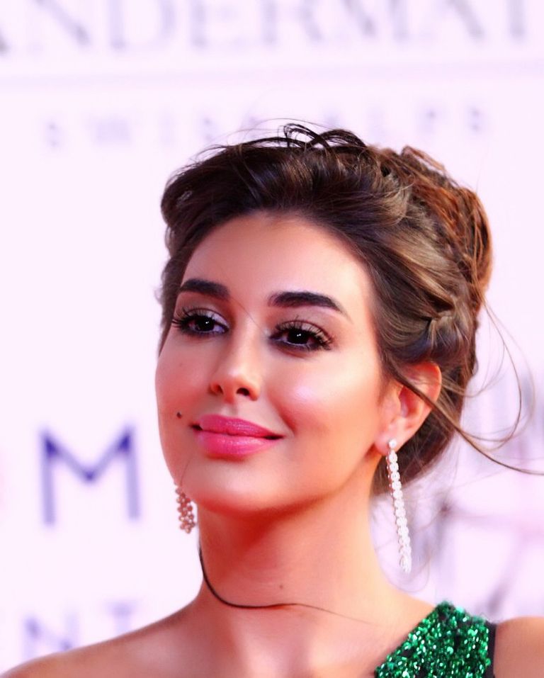 ياسمين صبري ..صور مثيرة أبرزها بالجيم وفساتين النمر