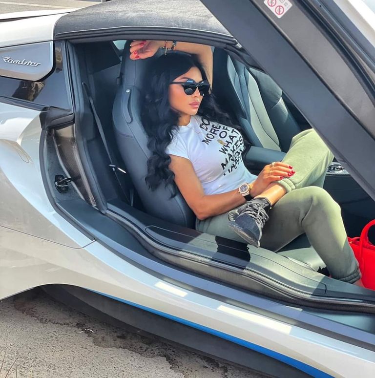 صور هيفاء وهبي.. إطلالات مثيرة ومختلفة