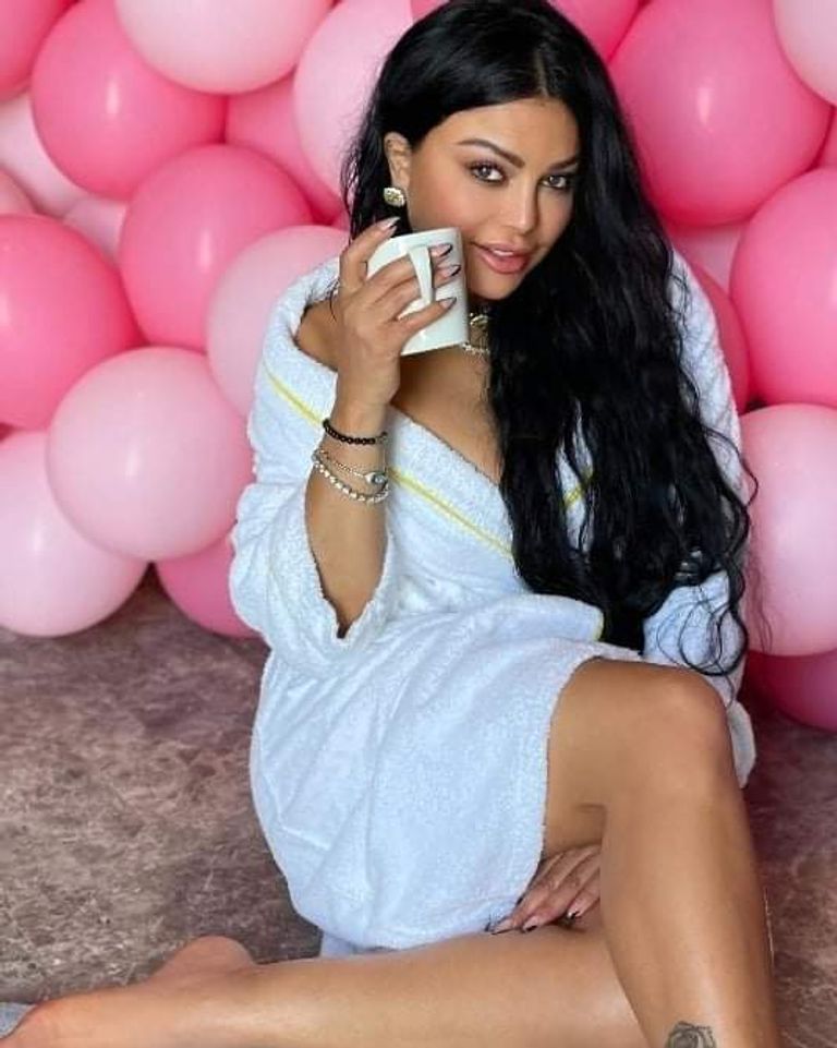 صور هيفاء وهبي.. إطلالات مثيرة ومختلفة