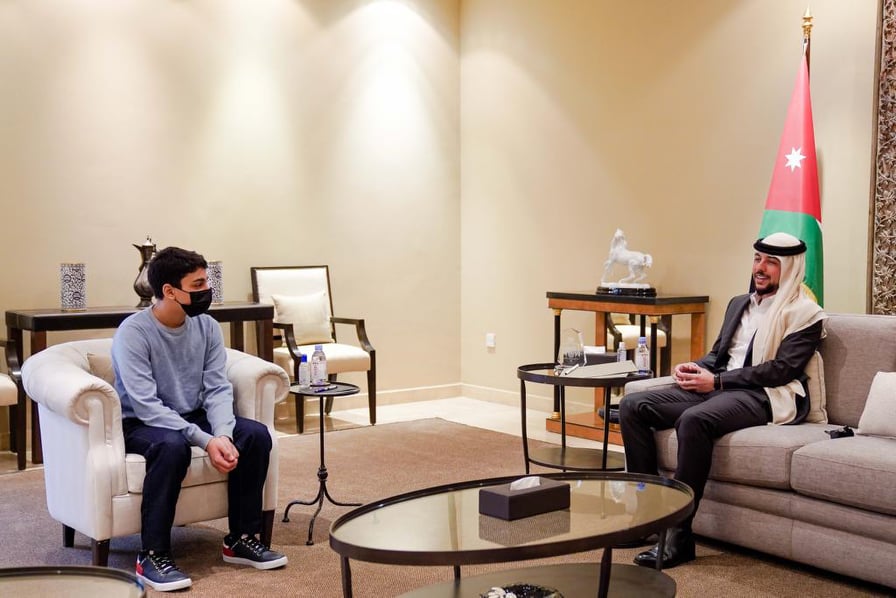 سفير الاطفال يلتقي ولي العهد 