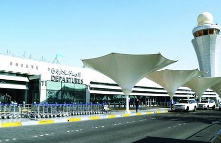 الإمارات تحدث قيود السفر مع 5 دول