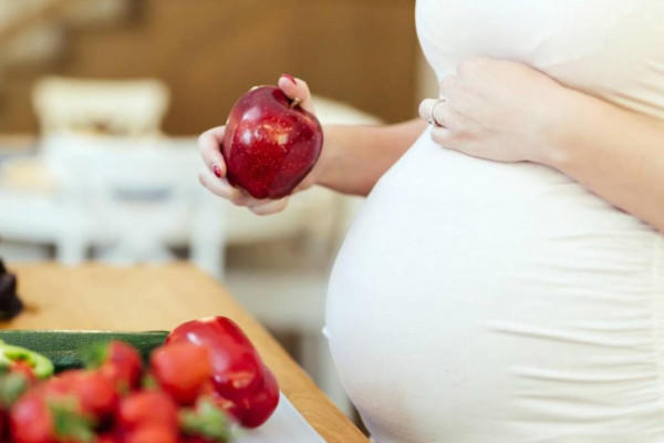 عادات يجب على الحامل اتباعها لتزيد من ذكاء الجنين